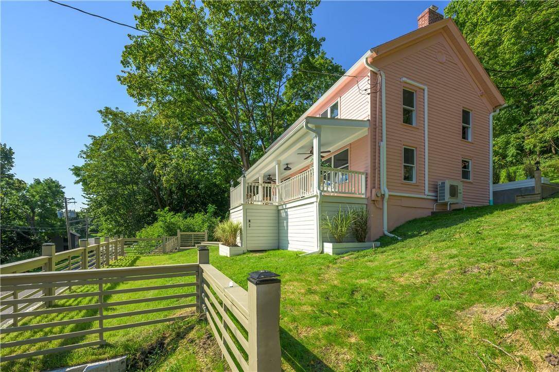 Coxsackie, NY 12051,18 Riverside AVE