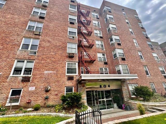 Bronxville, NY 10708,804 Bronx River RD #5F