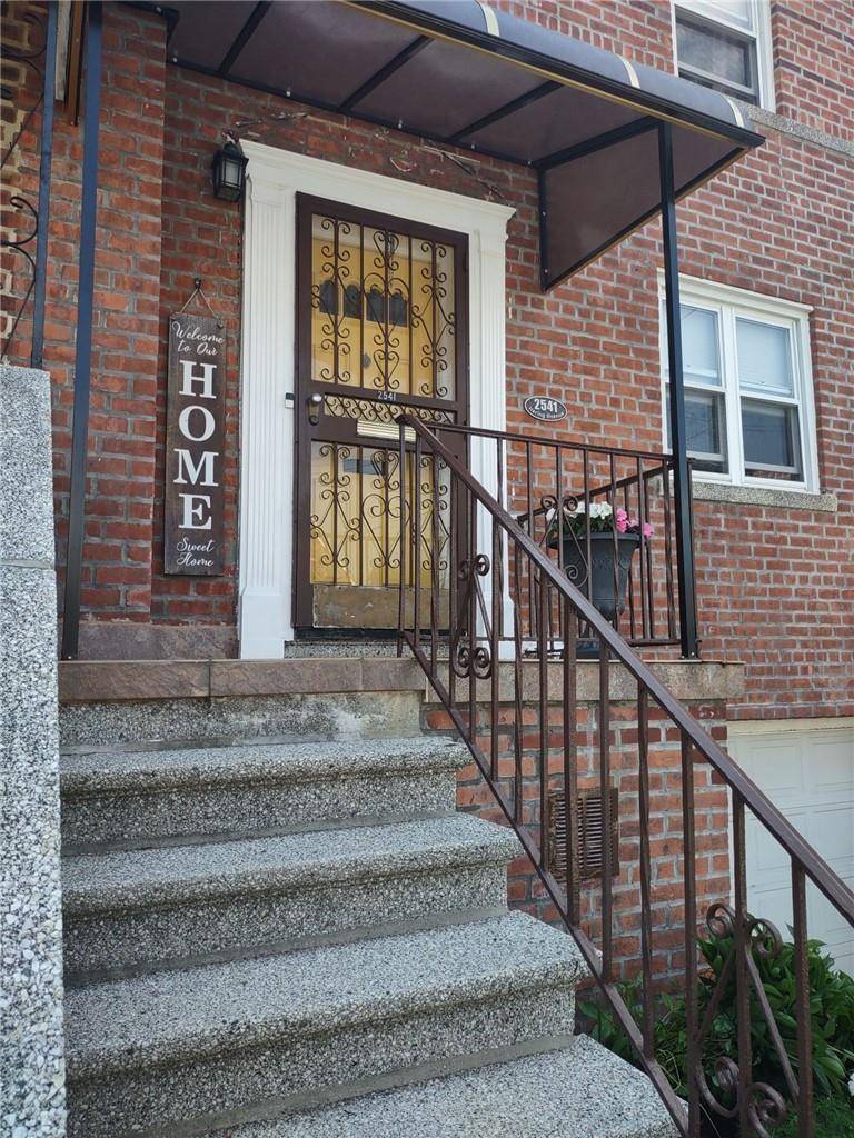 Bronx, NY 10469,2541 Hering AVE