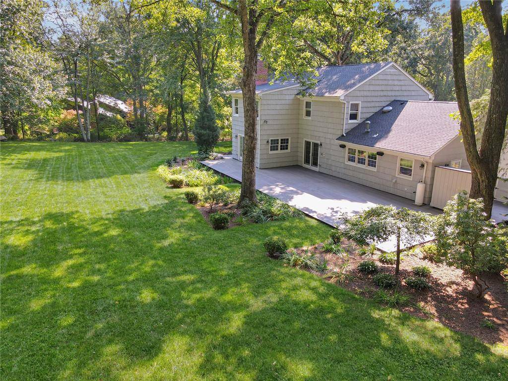 Pound Ridge, NY 10576,141 Parkview RD