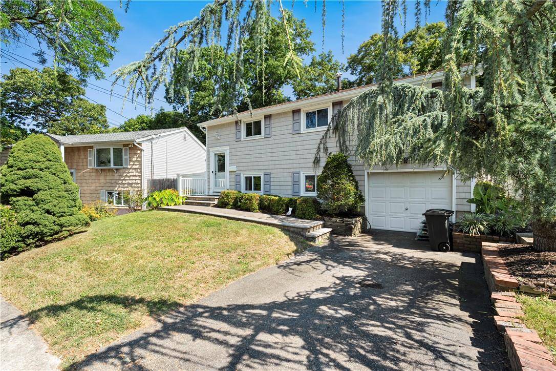 Huntington Station, NY 11746,30 Penny DR