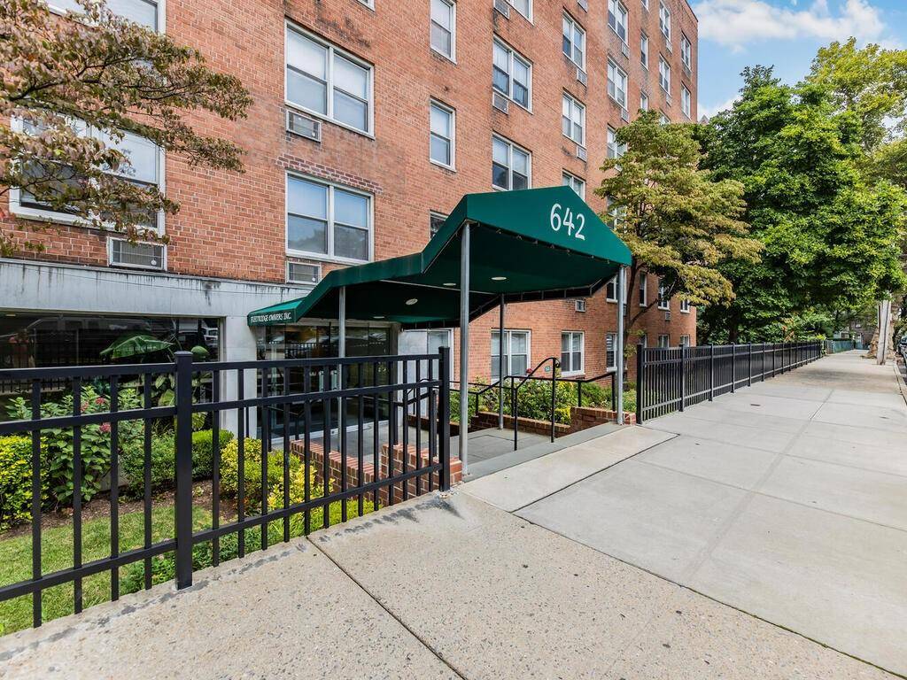 Mount Vernon, NY 10552,642 Locust ST #2D