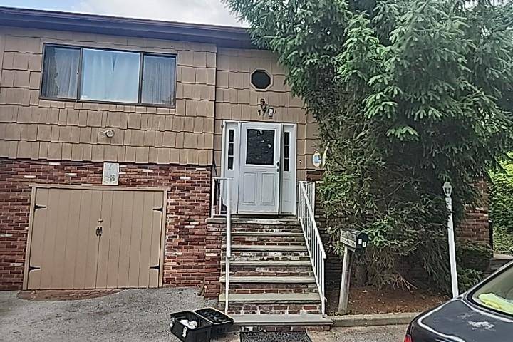 Yonkers, NY 10710,17 Tyndall AVE