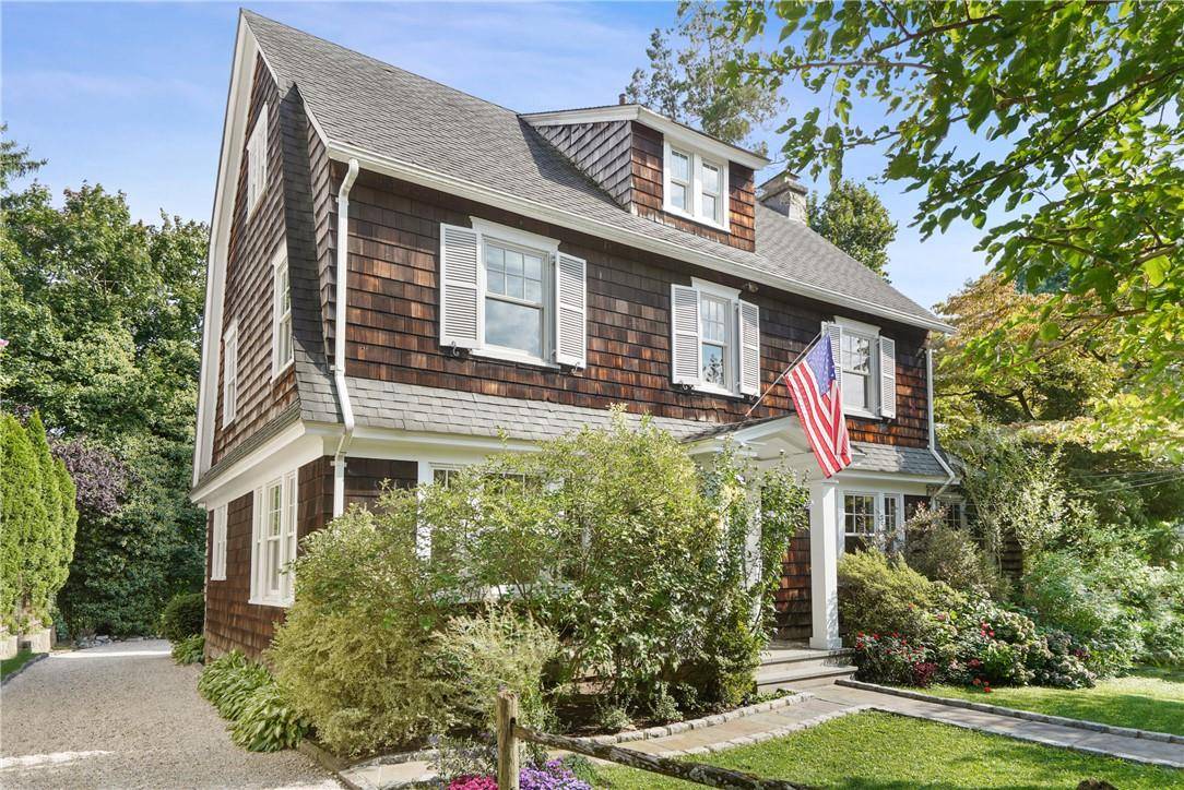 Bronxville, NY 10708,8 McIntyre ST