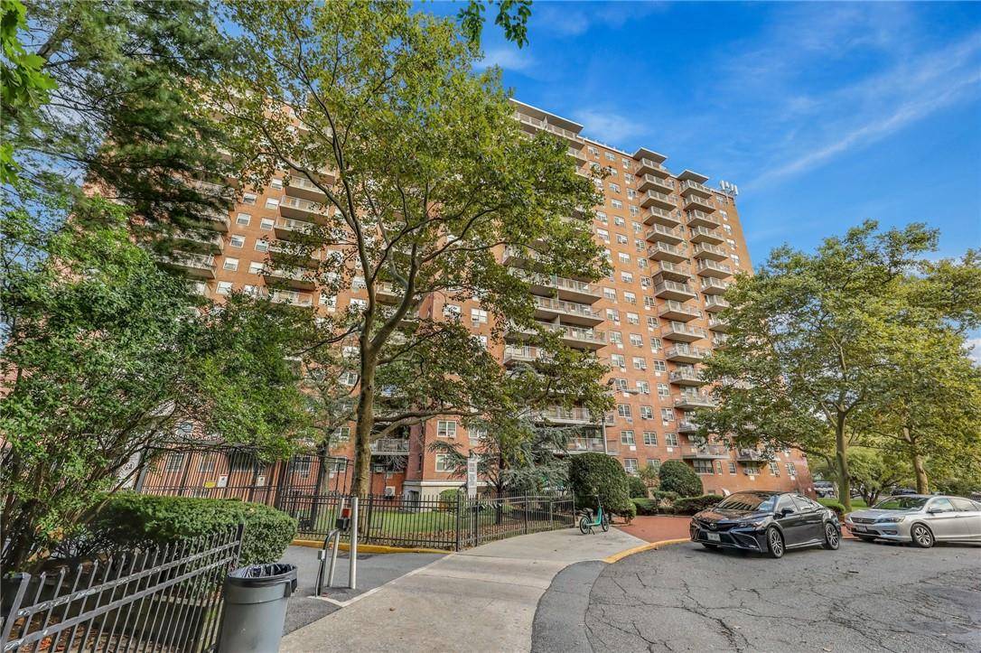 Bronx, NY 10475,3410 De Reimer AVE #12D