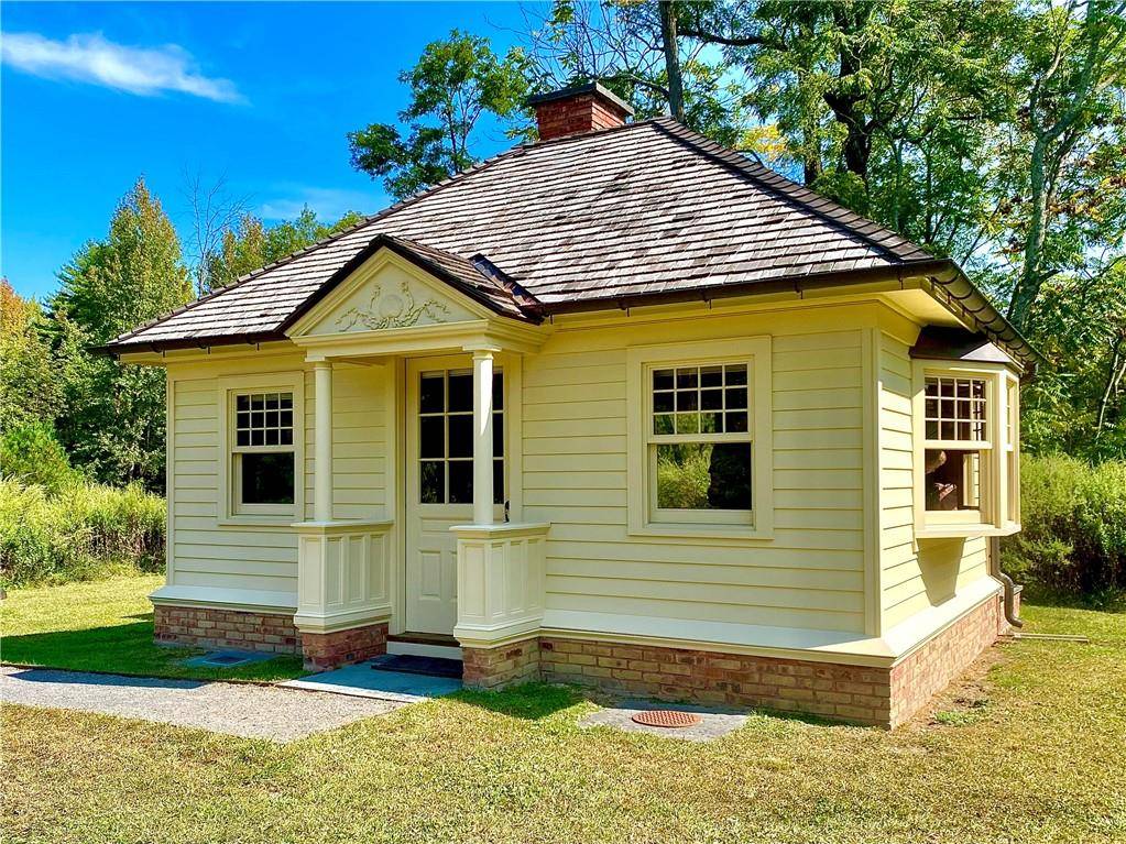 Rhinebeck, NY 12572,330 Morton RD