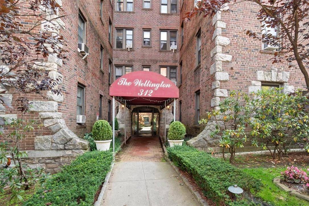 White Plains, NY 10601,312 Main ST #5G