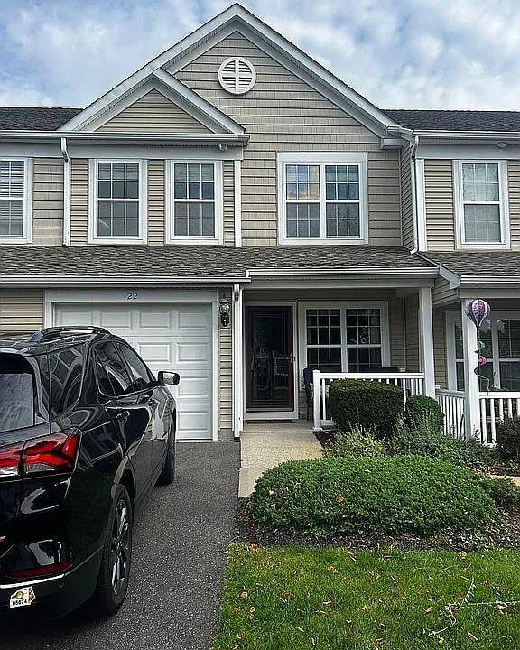 Massapequa, NY 11758,22 Southampton DR