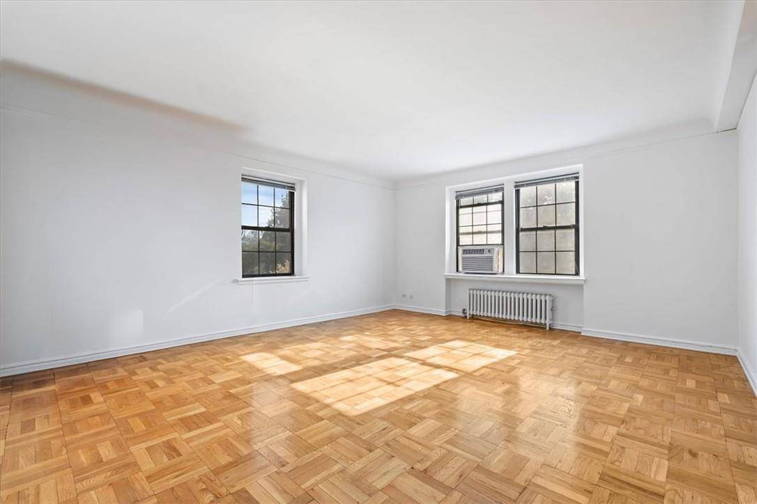Scarsdale, NY 10583,192 Garth RD #1o