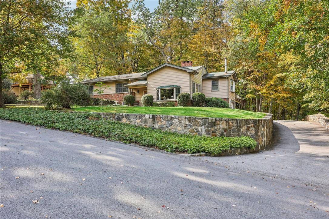 Mount Kisco, NY 10549,27 Ridge RD