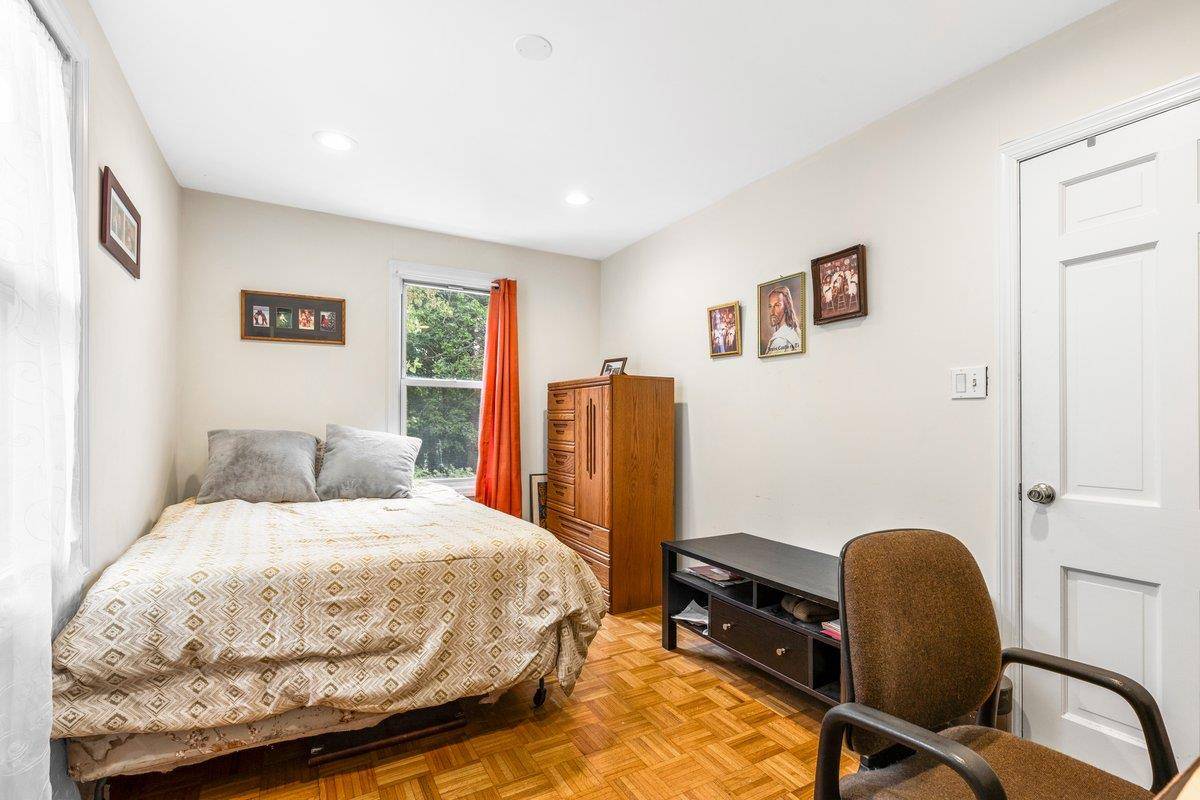 Mamaroneck, NY 10543,39 Old Post LN