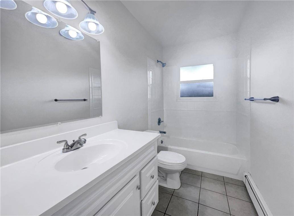 Central Islip, NY 11722,8 Naples AVE