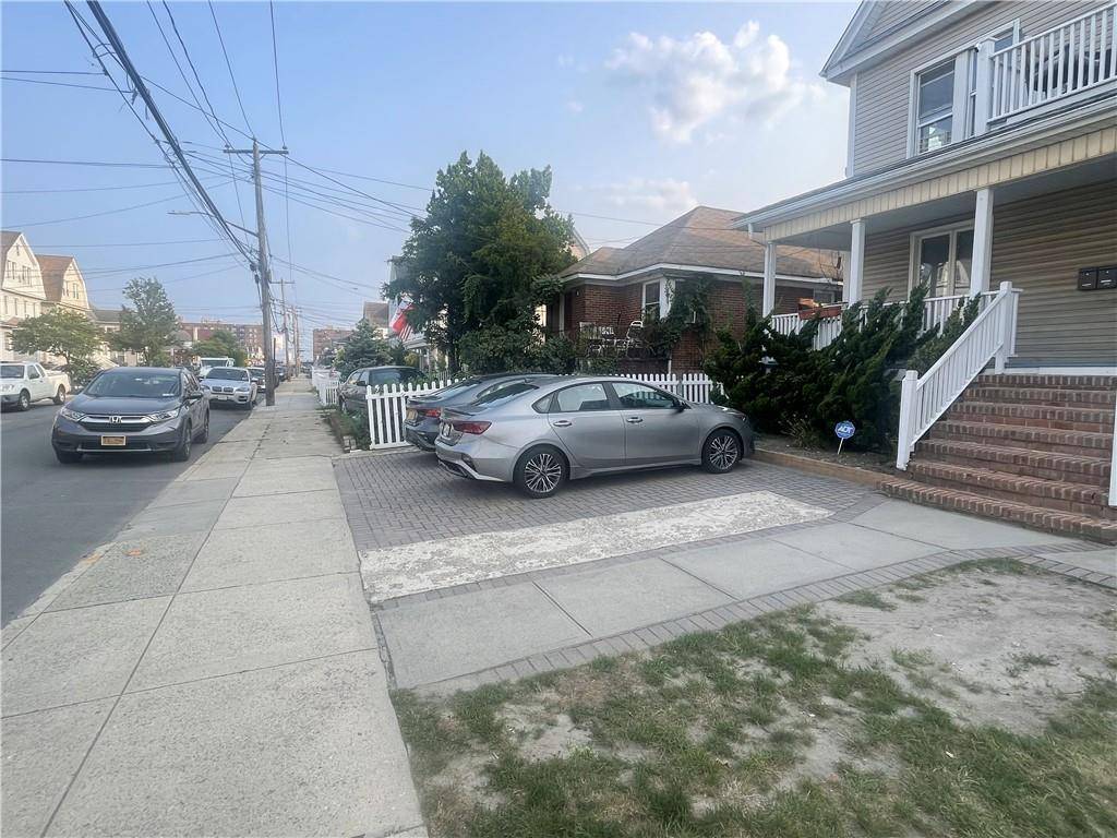 Rockaway Park, NY 11694,241 Beach 118th ST