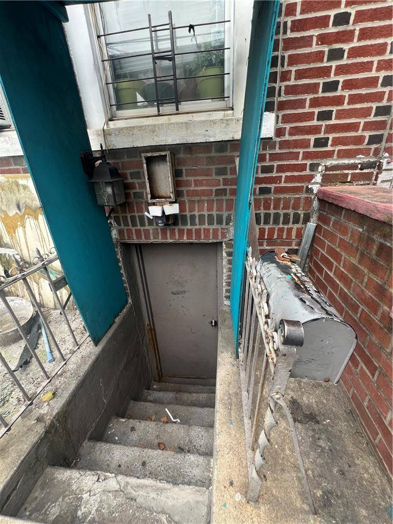 Brooklyn, NY 11212,432 E 98th ST #4