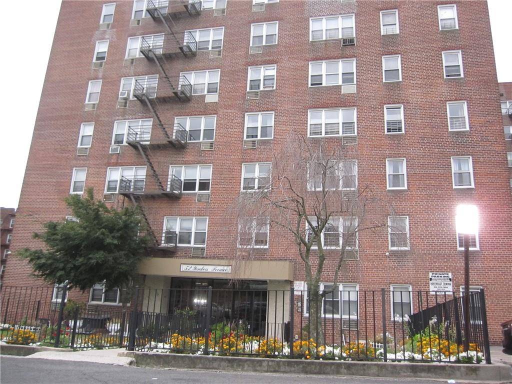Yonkers, NY 10704,52 Yonkers TER #4N