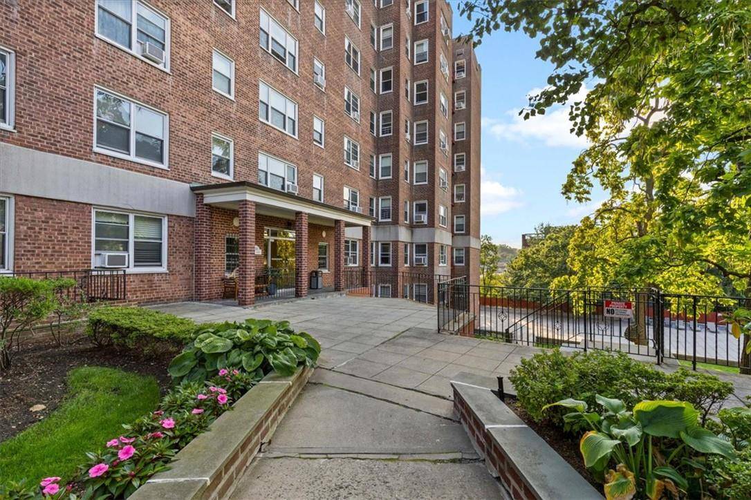 Mount Vernon, NY 10552,280 Collins AVE #6J