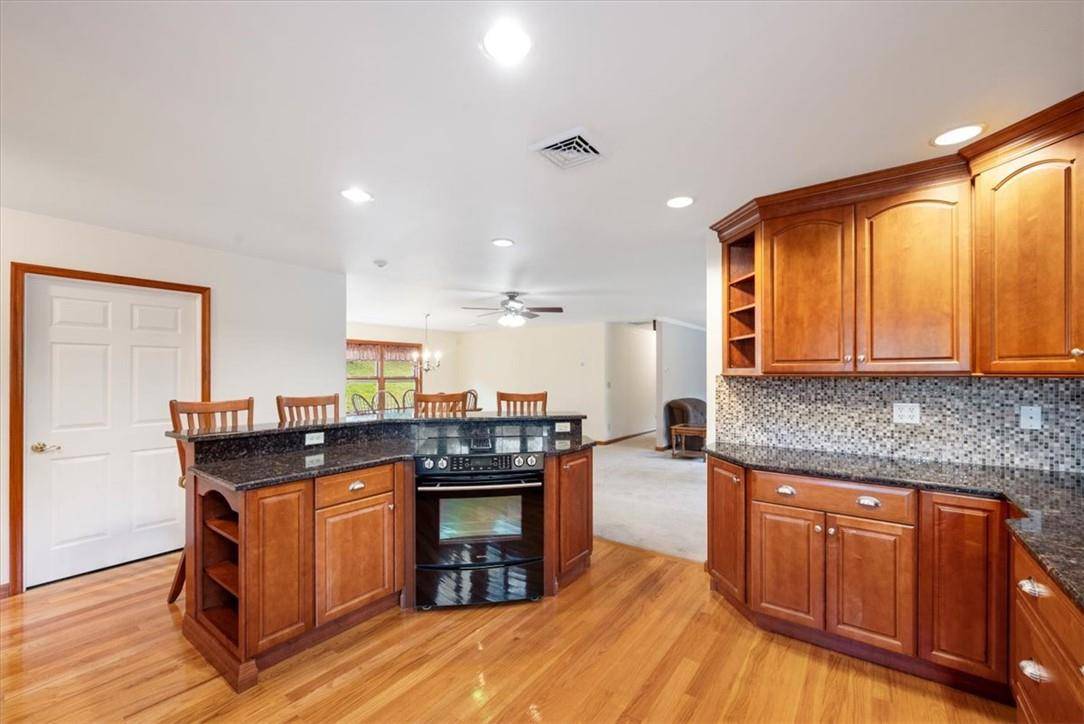 Port Jervis, NY 12771,1 Van AVE