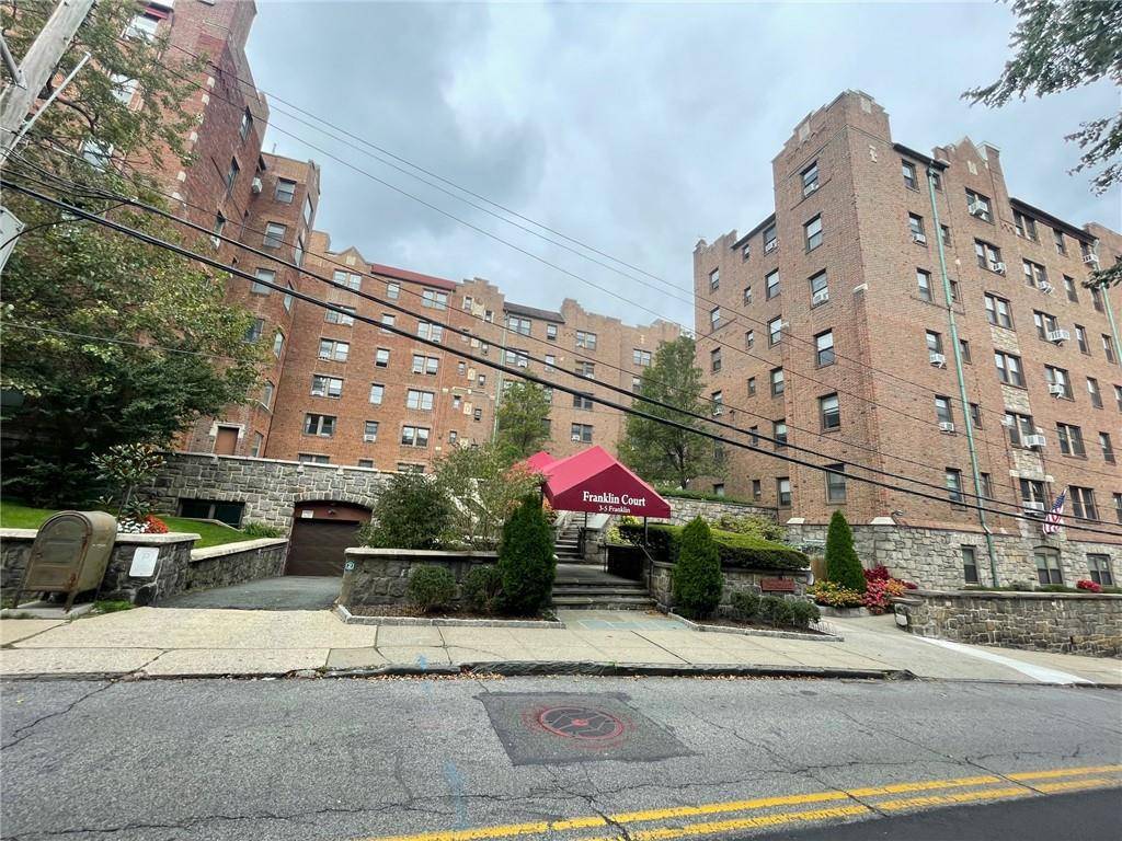 White Plains, NY 10601,3 Franklin AVE #2N