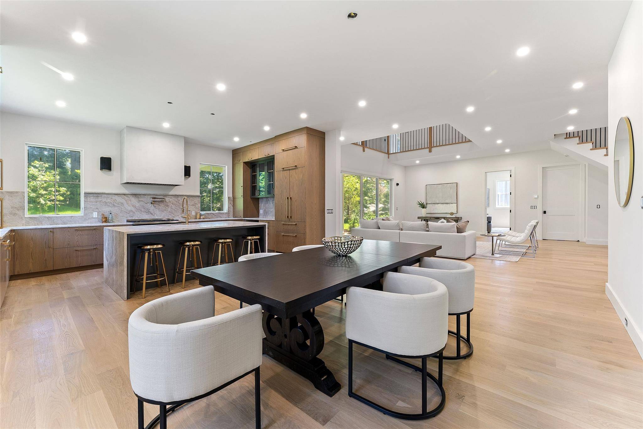 Scarsdale, NY 10583,28 Aspen RD