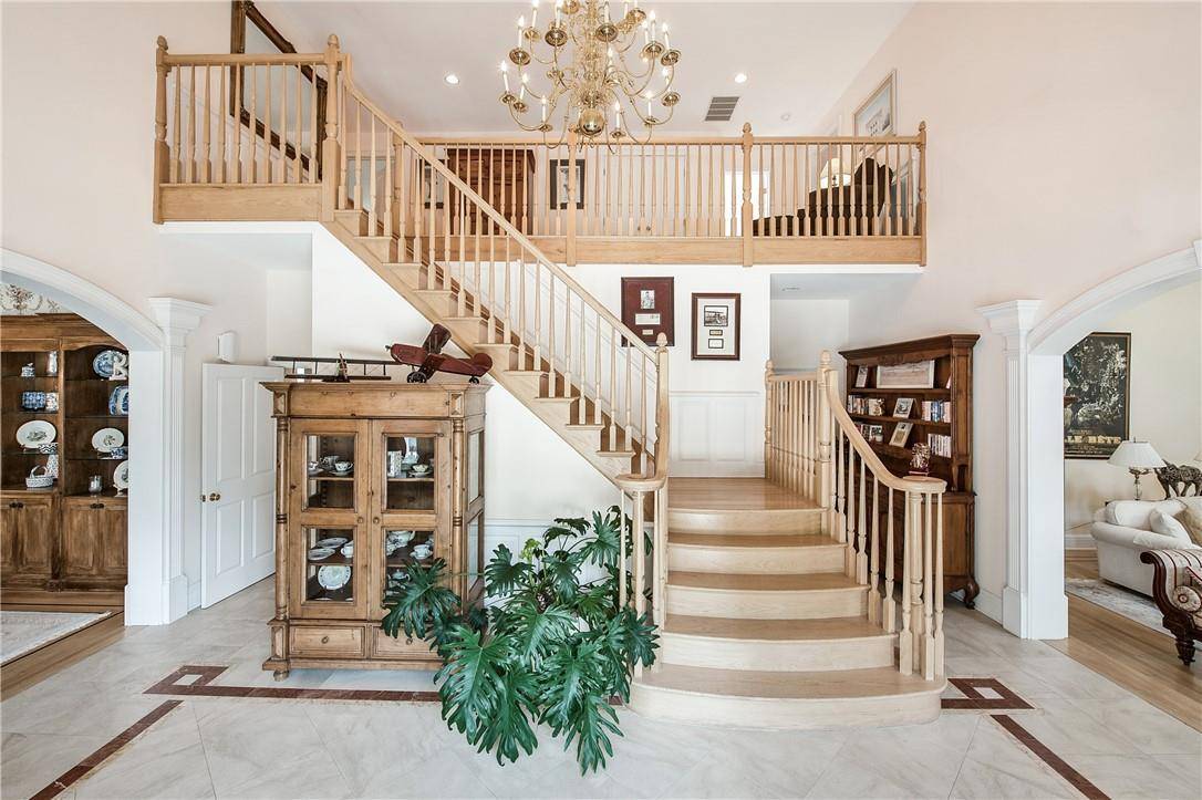 Armonk, NY 10504,11 Fawn LN