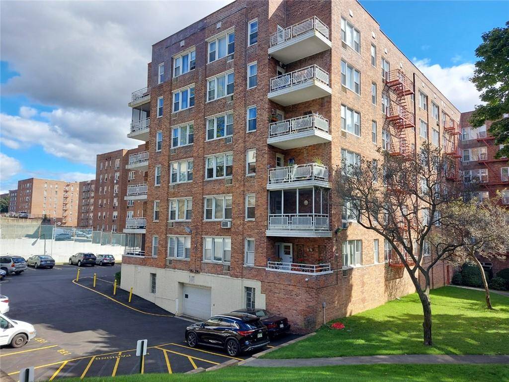 Yonkers, NY 10704,333 Bronx River RD #511