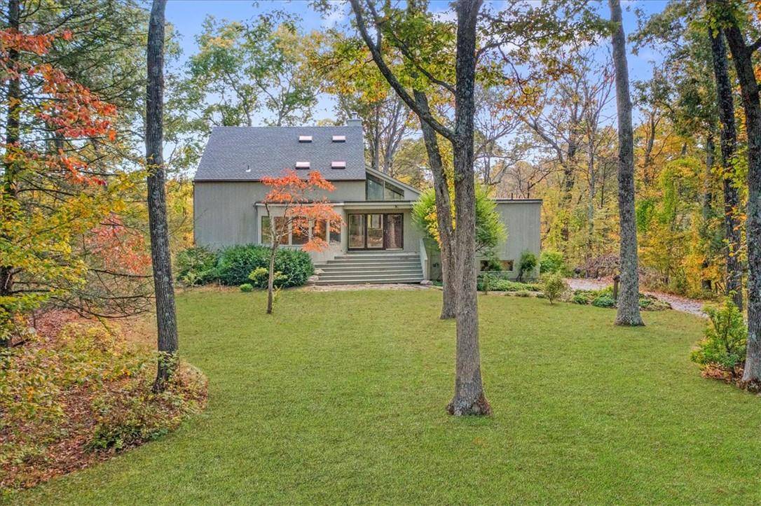 Pound Ridge, NY 10576,11 Winterbottom LN