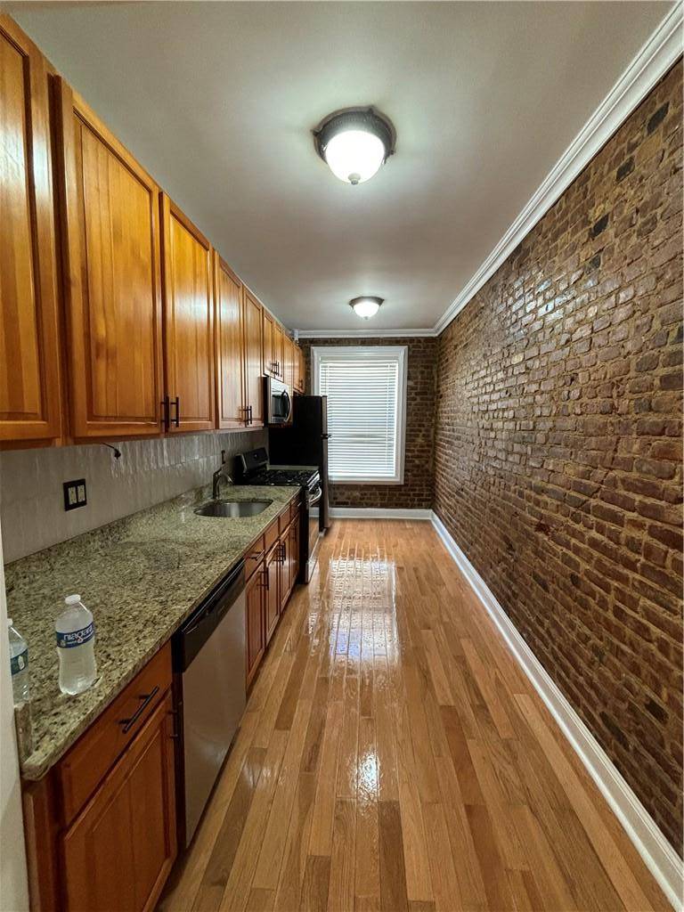 Bronx, NY 10462,2081 Cruger AVE #6A