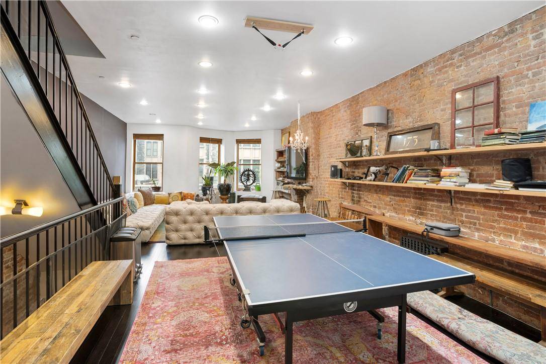 New York (manhattan), NY 10031,473 W 140th ST