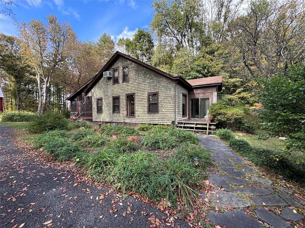 New Paltz, NY 12561,123 Plains RD