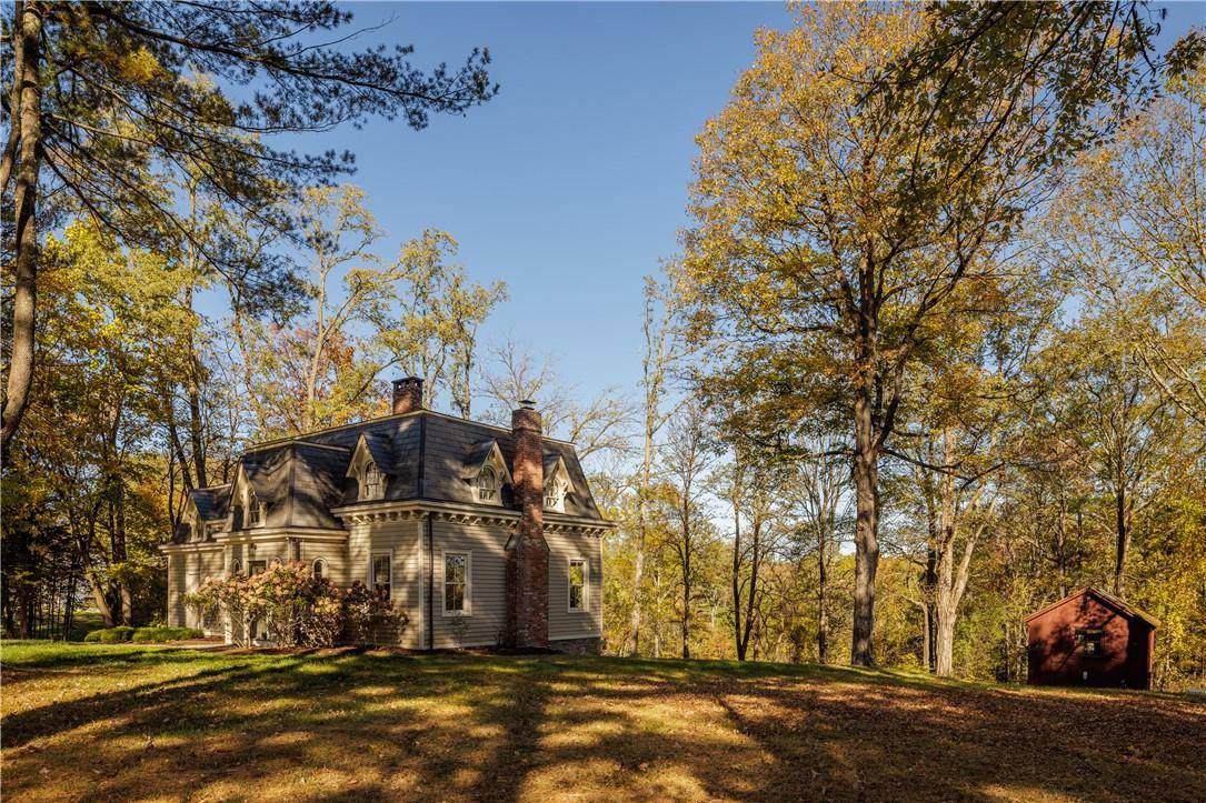 Rhinebeck, NY 12572,521 Mill RD