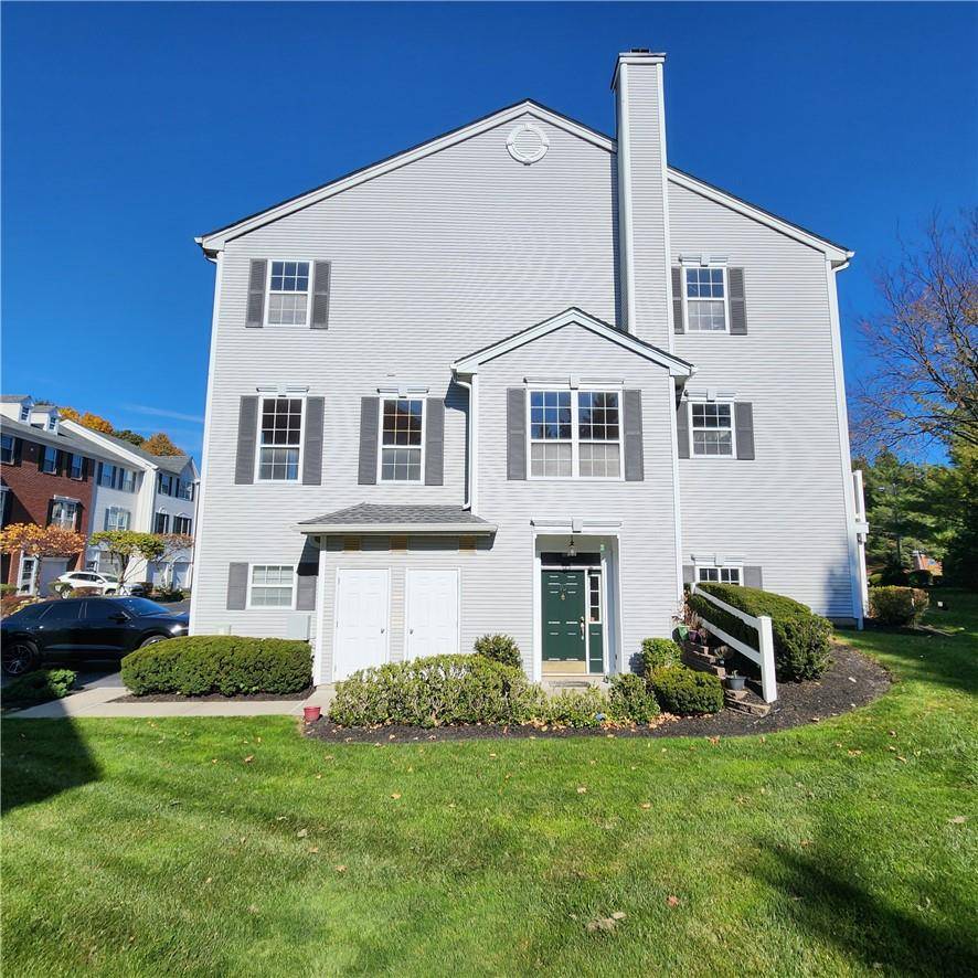 Nanuet, NY 10954,10 Willow DR