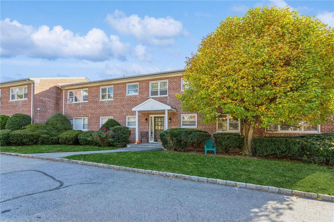 Briarcliff Manor, NY 10510,332 N State RD #1E