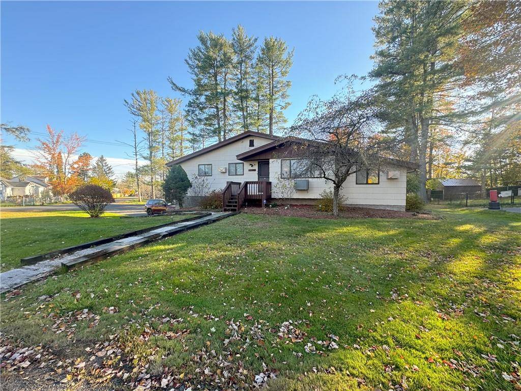 Loch Sheldrake, NY 12759,3 Milton LN