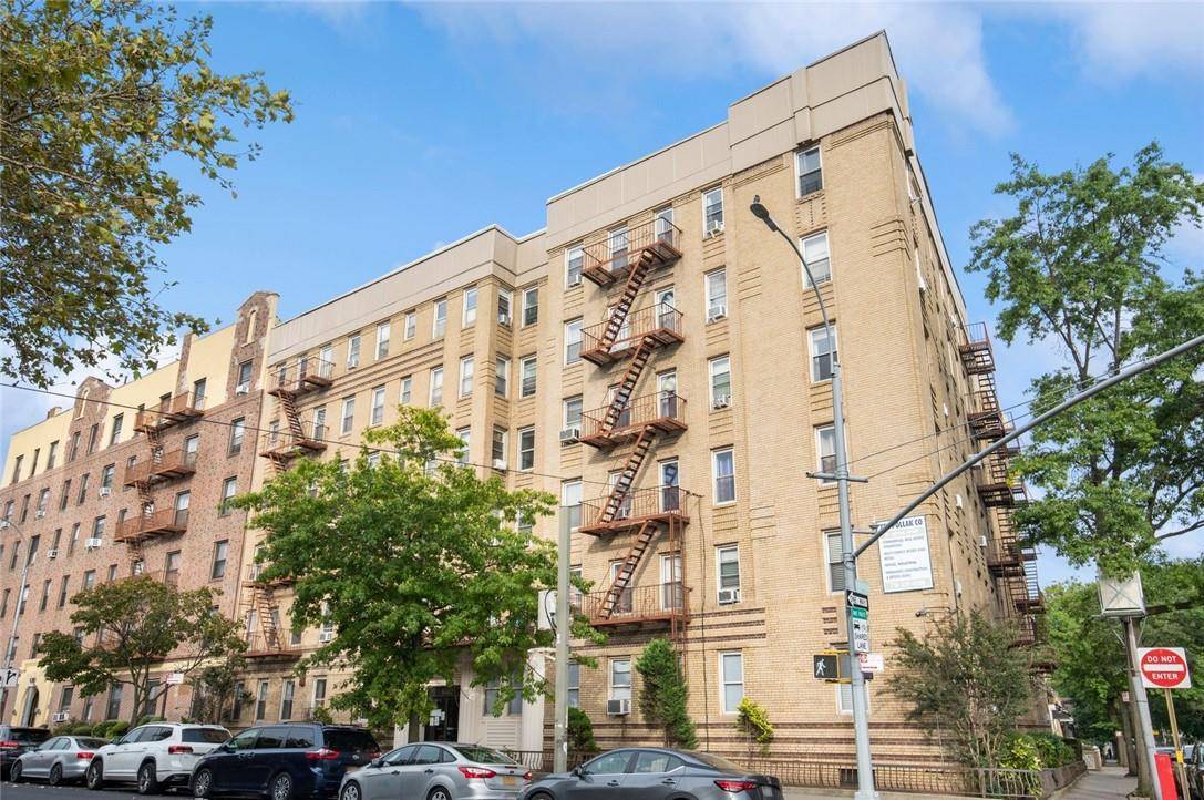 Brooklyn, NY 11209,8502 Fort Hamilton Pkwy #1E