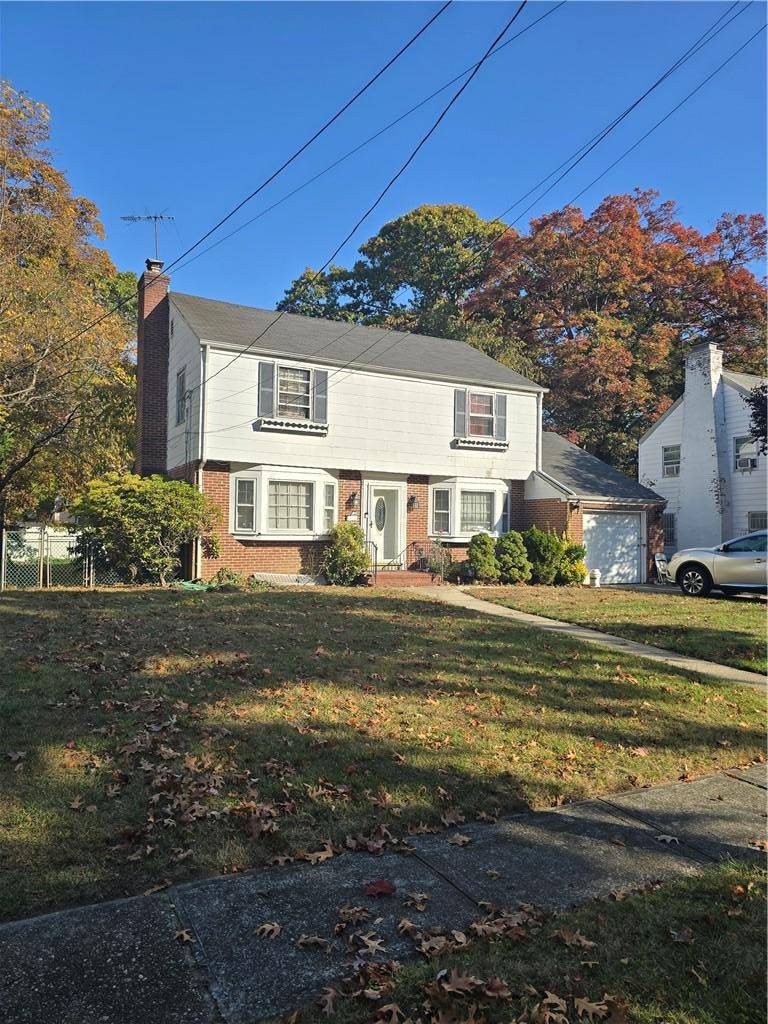 Freeport, NY 11520,14 Essex CT