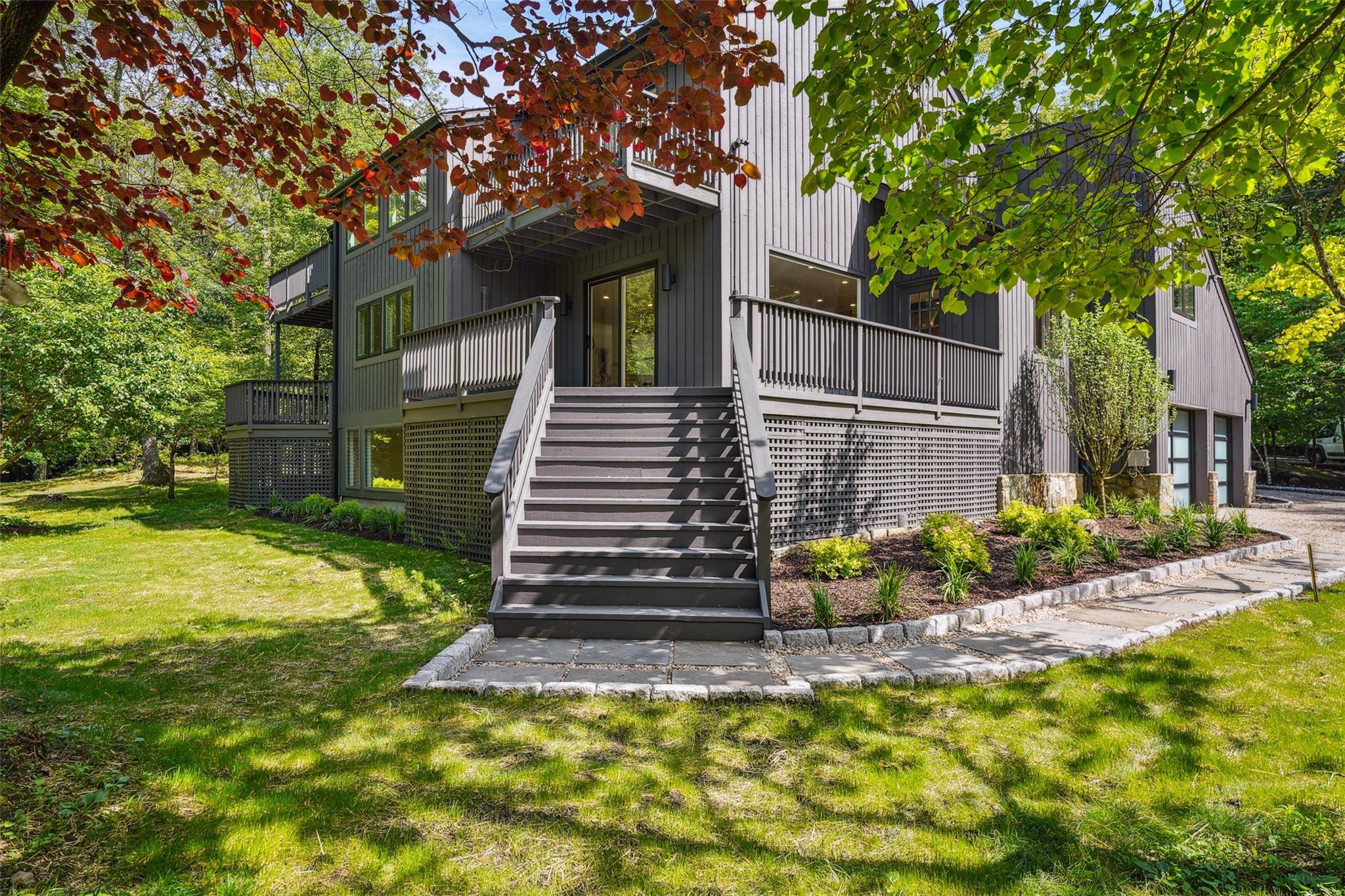 Pound Ridge, NY 10576,41 Old Mill River