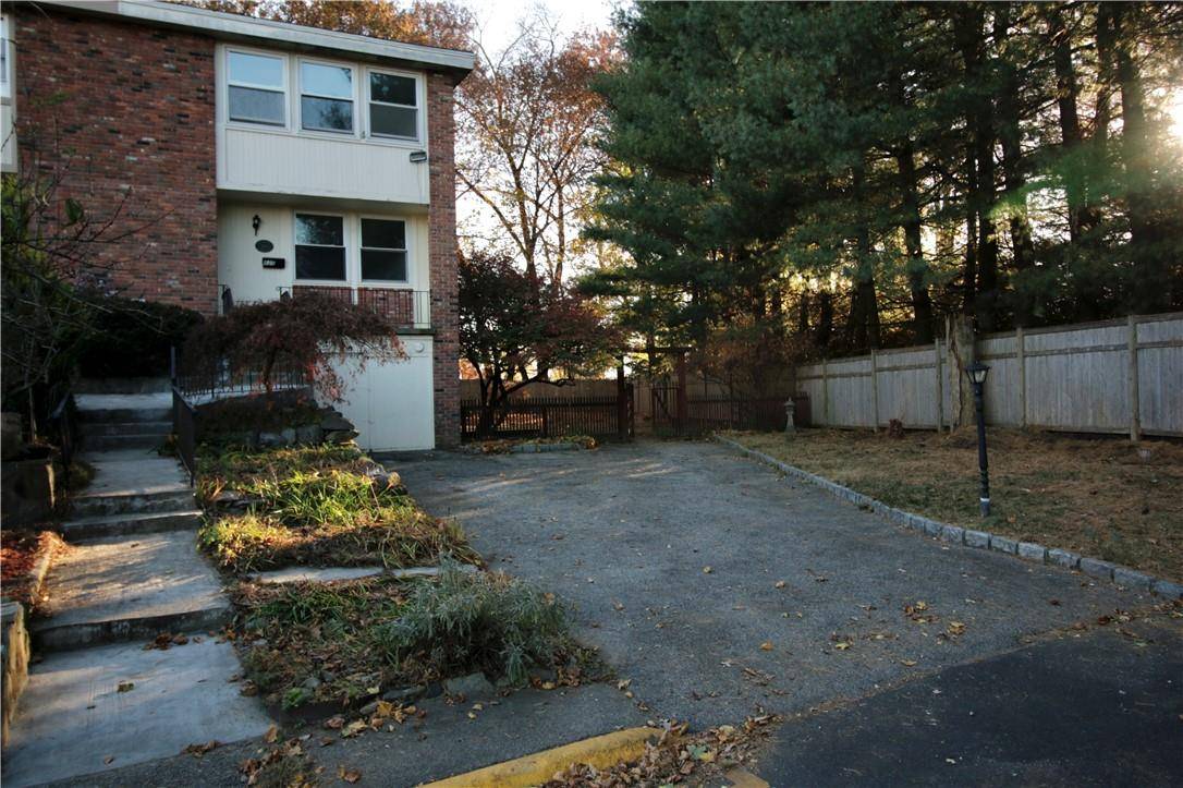 Peekskill, NY 10566,637 Kissam RD