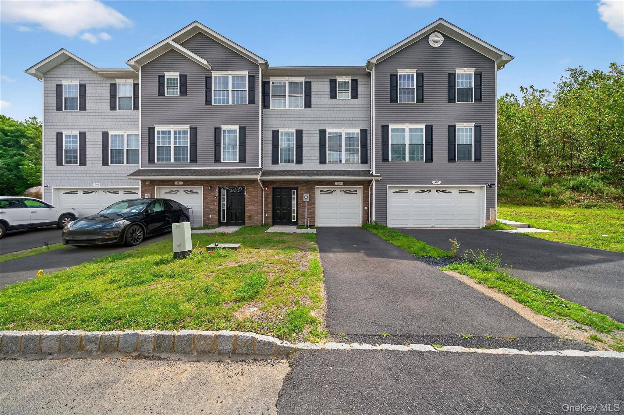 New Windsor, NY 12553,505 Iron Forge LN