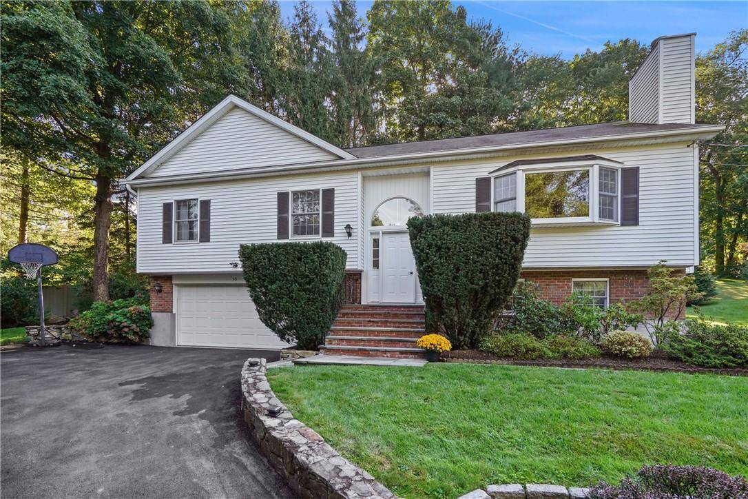 Chappaqua, NY 10514,30 Lori LN