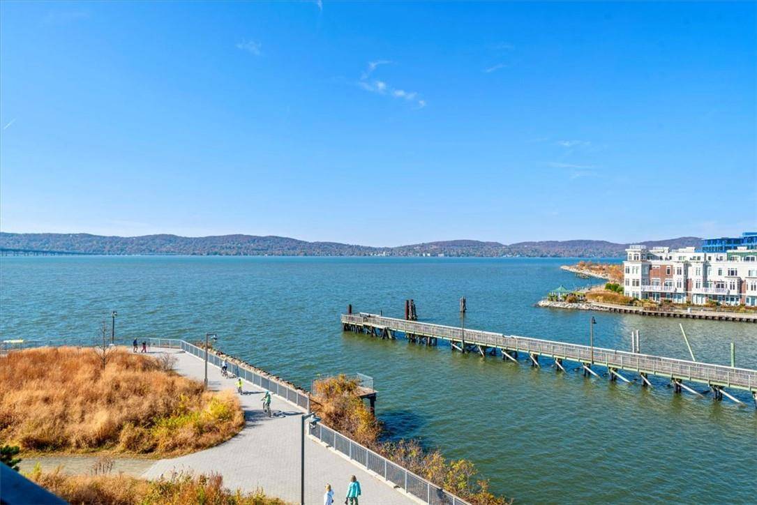 Tarrytown, NY 10591,45 Hudson View Way #407