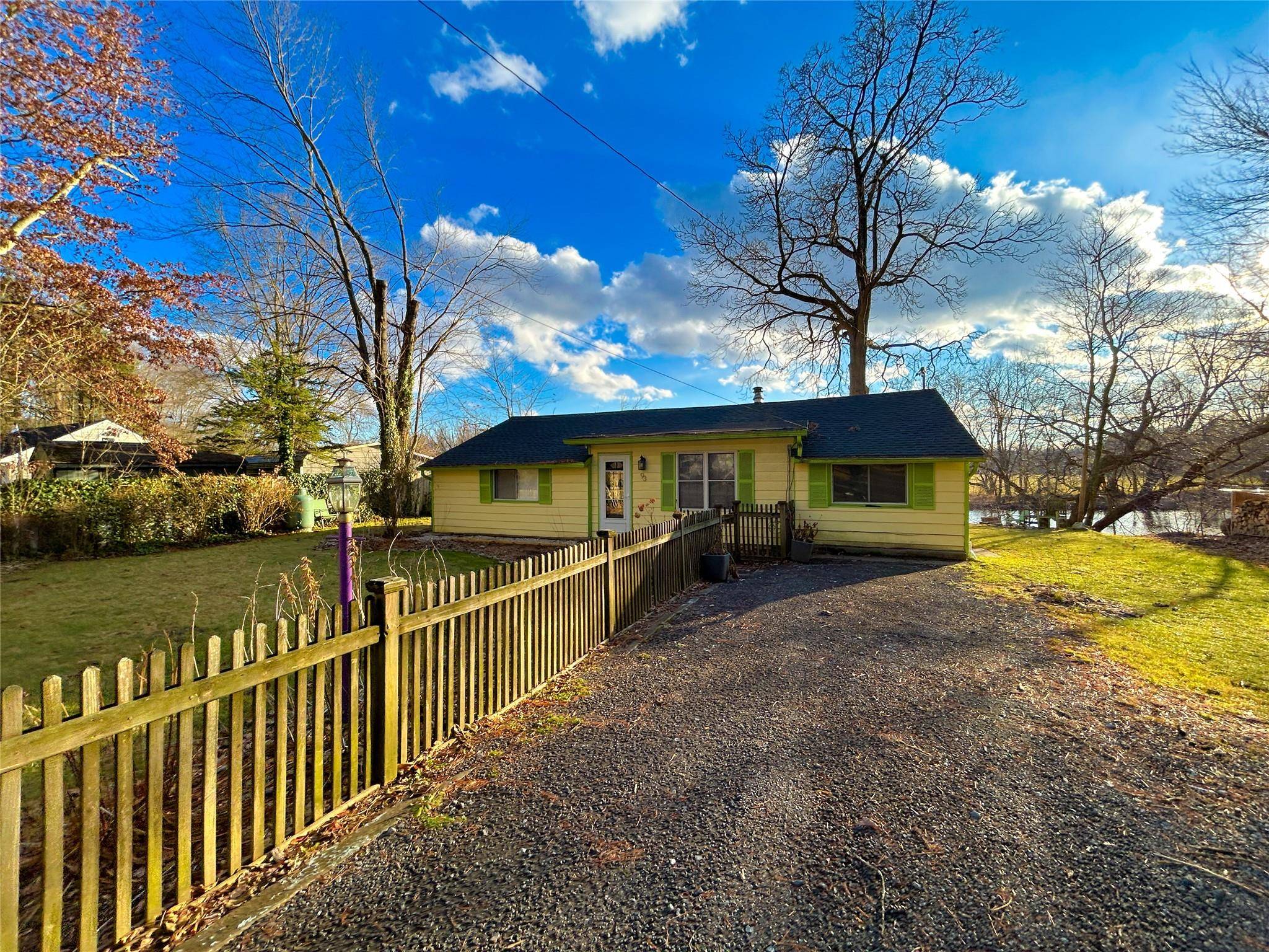 New Paltz, NY 12561,93 River RD