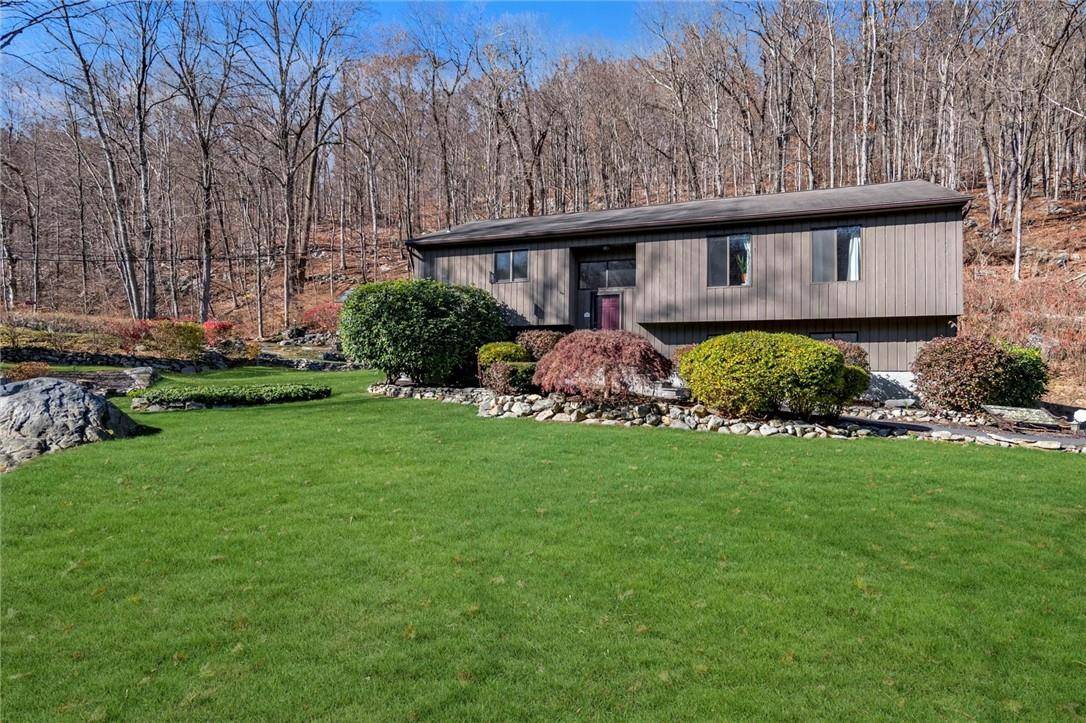 Putnam Valley, NY 10579,993 Peekskill Hollow RD