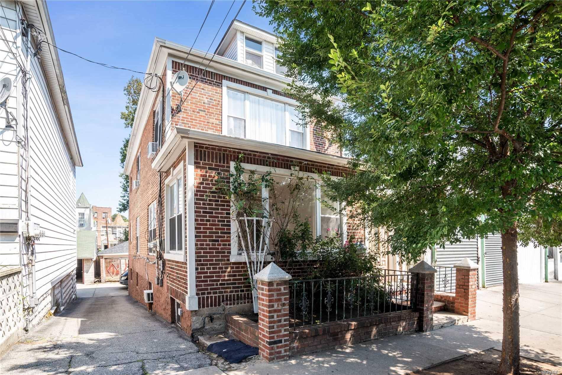 Bronx, NY 10470,279 E 235th ST