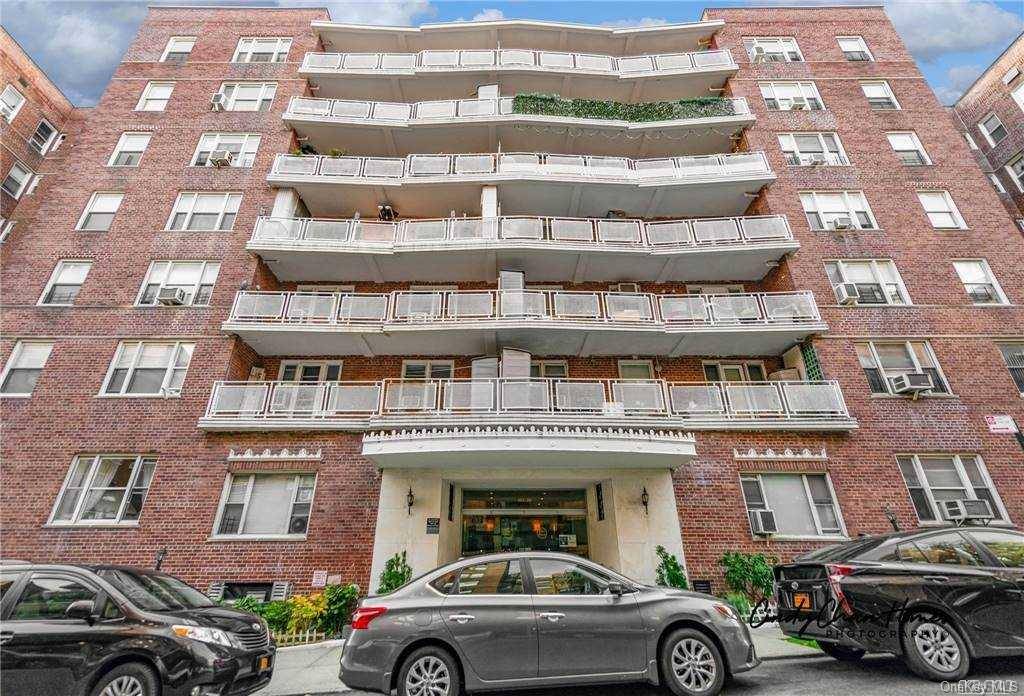 Forest Hills, NY 11375,104-20 68th Dr #21A