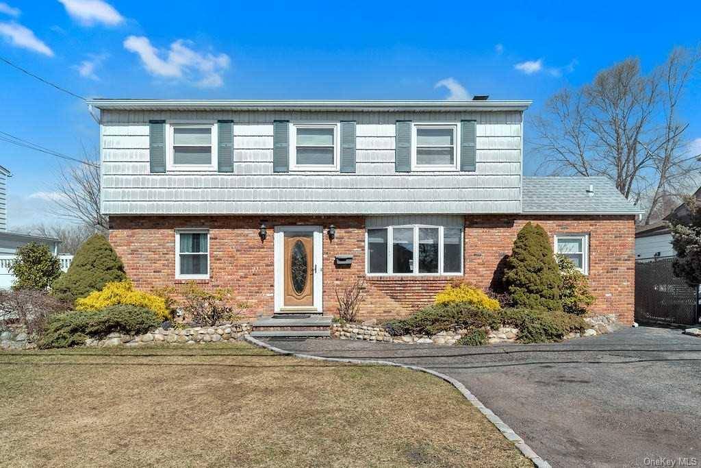 Bethpage, NY 11714,9 Dorothy ST