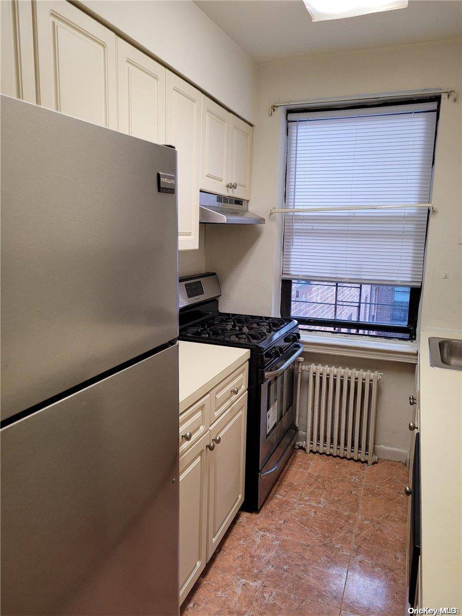 Bayside, NY 11361,215-30 47 AVE #2A