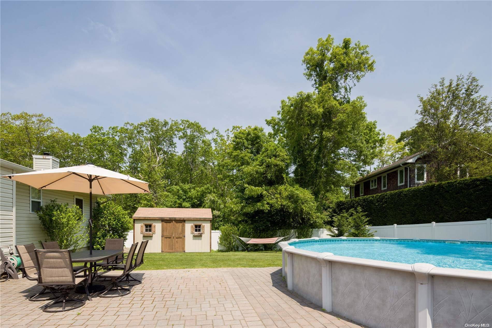 Laurel, NY 11948,400 Wells RD