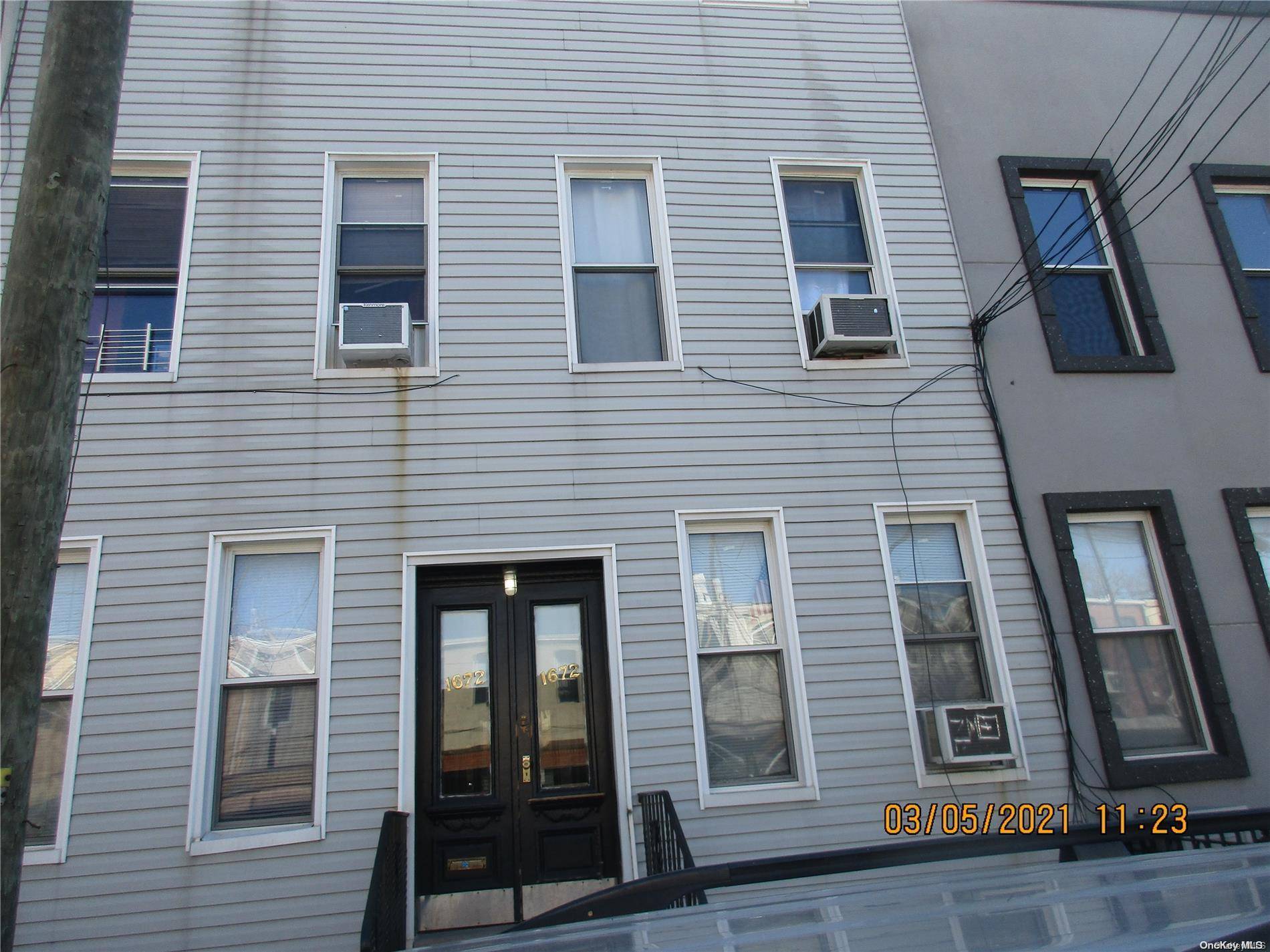 Ridgewood, NY 11385,16-72 Jefferson AVE