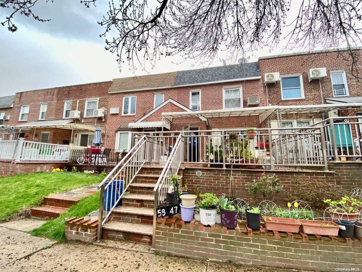 Oakland Gardens, NY 11364,5847 206 ST