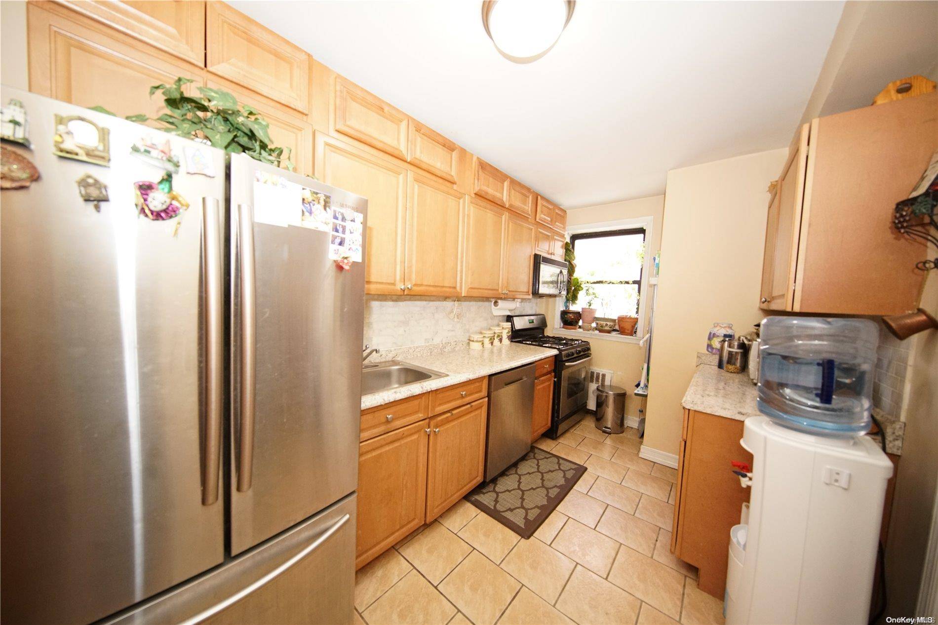 Elmhurst, NY 11373,44-10 Macnish ST #2E